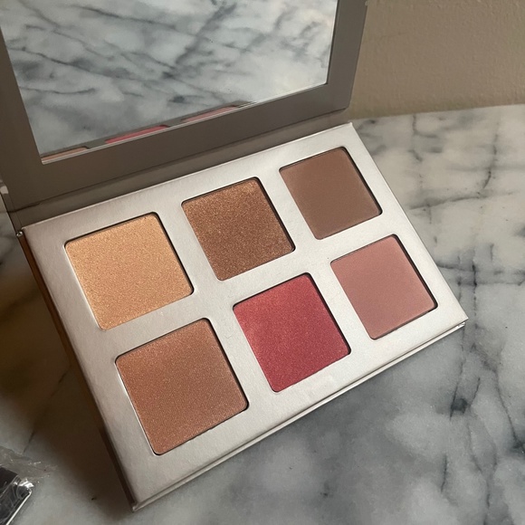 iconic london blaze chaser face palette - Picture 2 of 4